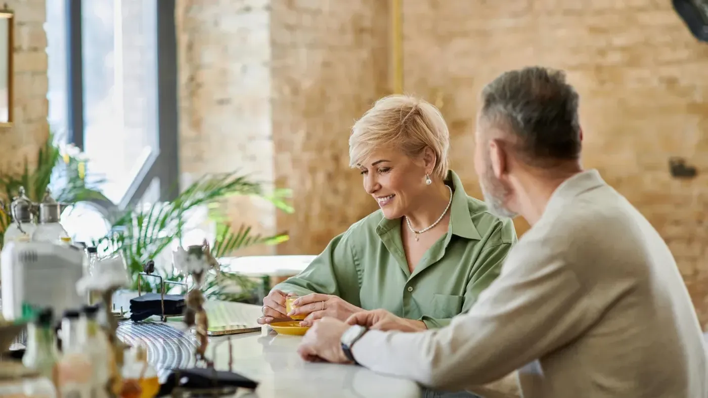 two people discussing insurance